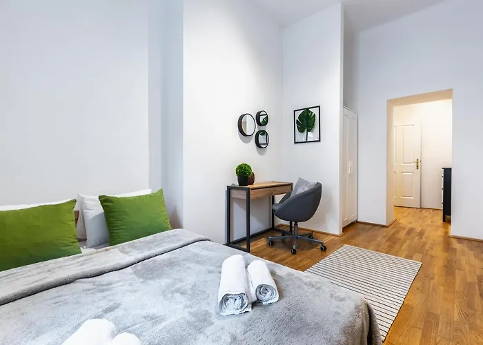 Appartement Stylish Designed In A Calm District *