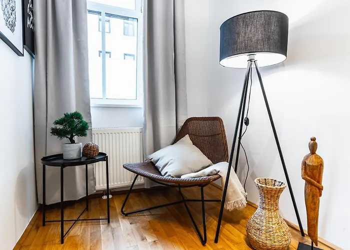 Appartement Stylish Designed In A Calm District Vienne