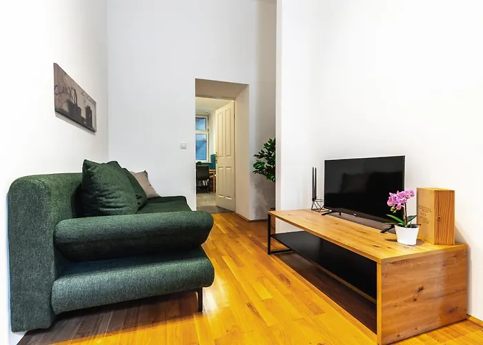 Stylish Designed In A Calm District Appartement *